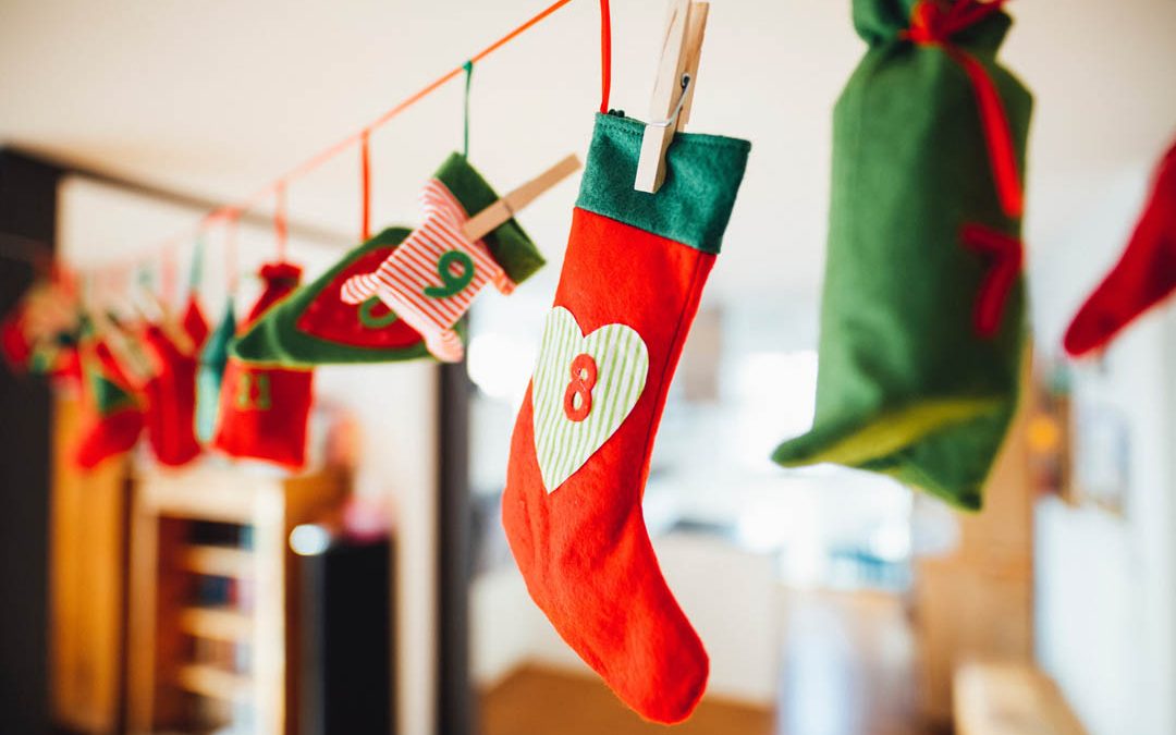 hanged-christmas-stockings-with-numbers-by-markus-spiske-unsplash
