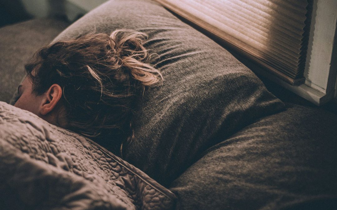 woman-sleeping-well-on-the-bed-by-greg-pappas-at-unsplash