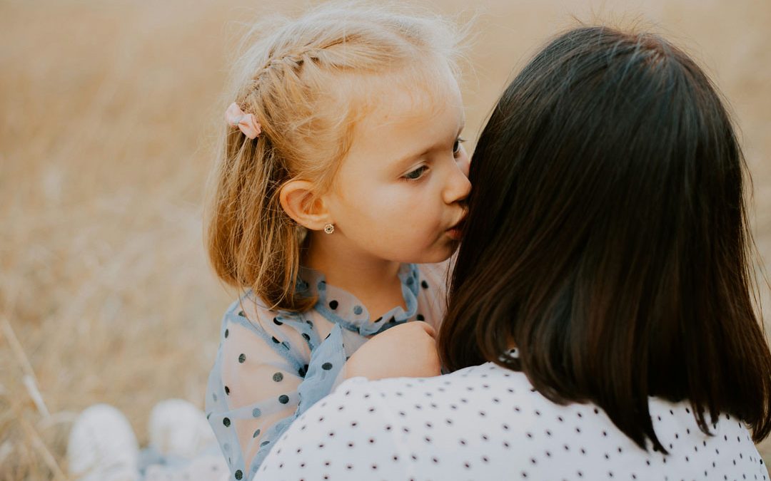 daugher-kissing-her-mom-by-kateryna-hliznitsova-at-unsplash