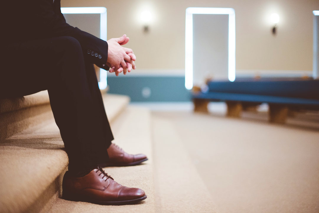 man-waiting-in-the-room-by-ben-white-at-unsplash