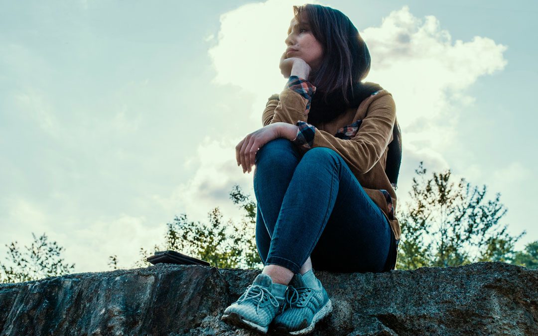 woman-thinking-khalvat-neshin-unsplash